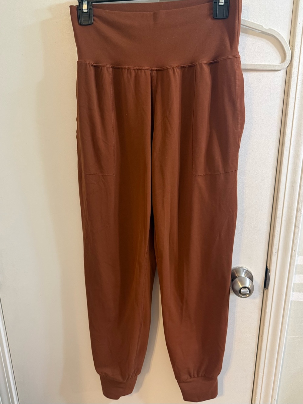 Athleta salutation joggers